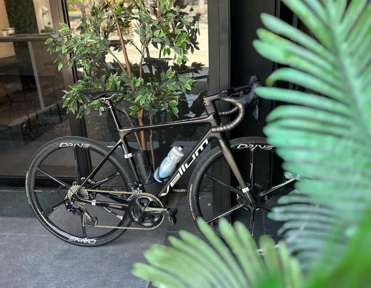 20 aero road bike at the cafe Bacoor, Cavite 2
