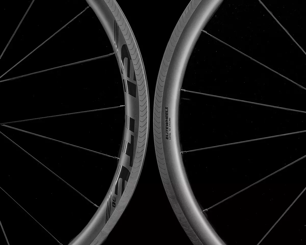 EliteWheelsカーボンホイール 38mm リムシマノ11速対応 誇らしい